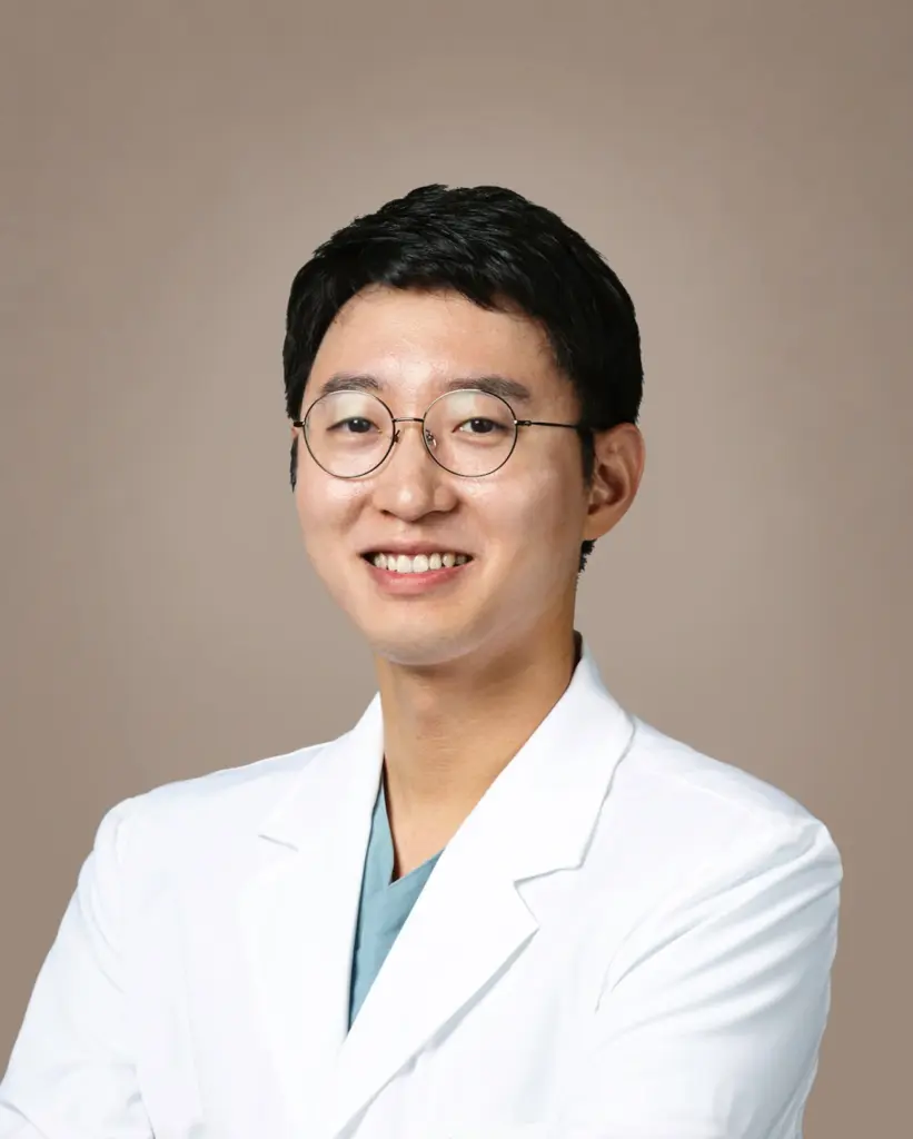 명치과 보철과 전문의 이신언 원장